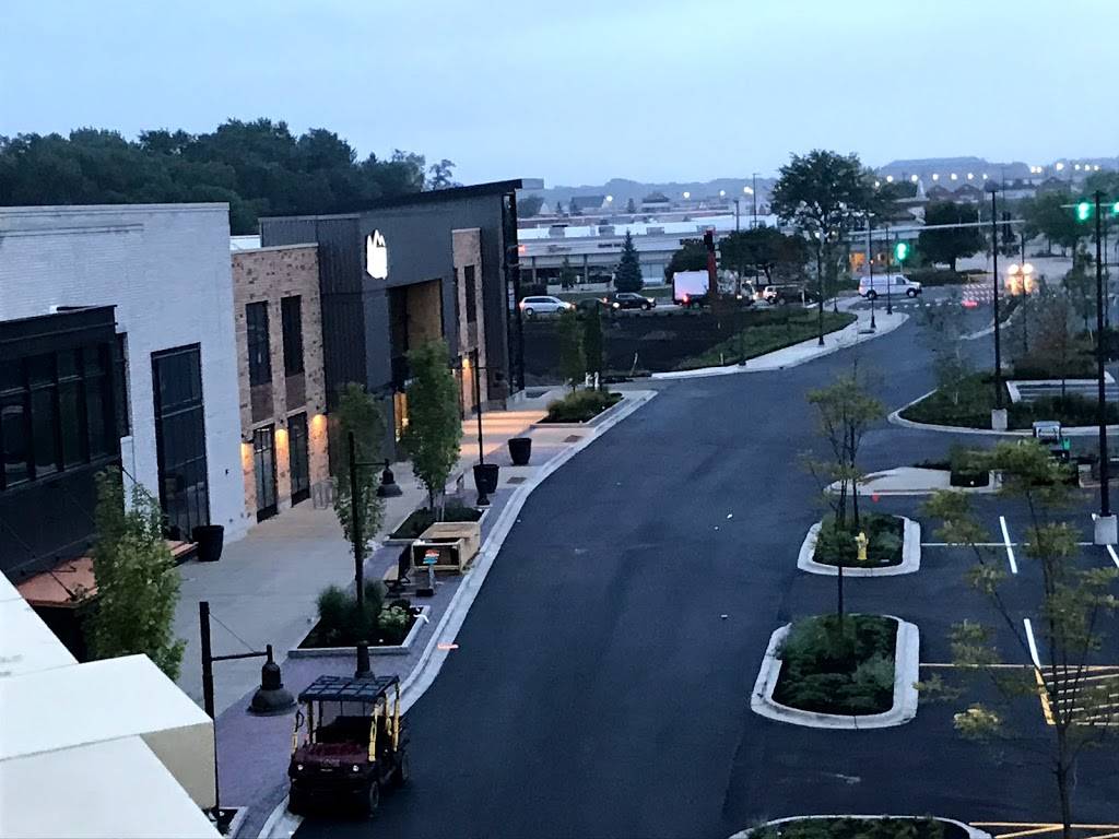 Mellody Farm | shopping mall | 851-1101 Milwaukee Ave, Vernon Hills, IL 60061, USA | 6306452800 OR +1 630-645-2800