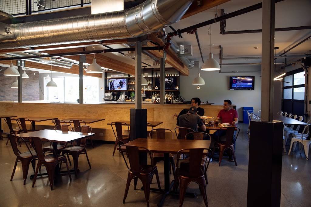 Sideline Social Restaurant + Bar | restaurant | 10700 231st Way NE #100, Redmond, WA 98053, USA | 4257287298 OR +1 425-728-7298