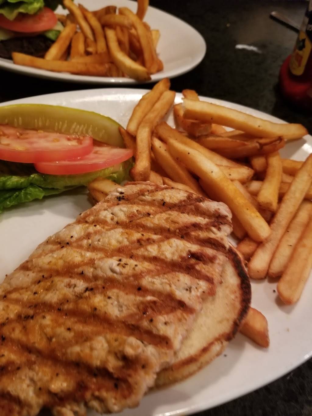 Georges Neighborhood Grill | restaurant | 6935 Lake Plaza Dr, Indianapolis, IN 46220, USA | 3175771600 OR +1 317-577-1600