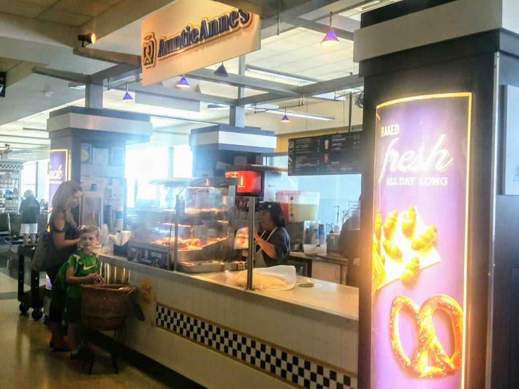 Auntie Annes | cafe | Southwest Airlines Term, 1 Airport Dr, Oakland, CA 94621, USA | 5105633249 OR +1 510-563-3249