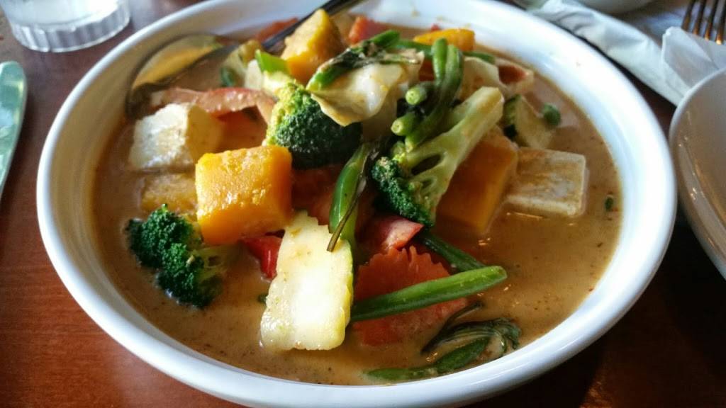 Bangkok@12 Thai | restaurant | 900 12th St, Sacramento, CA 95814, USA | 9164435588 OR +1 916-443-5588