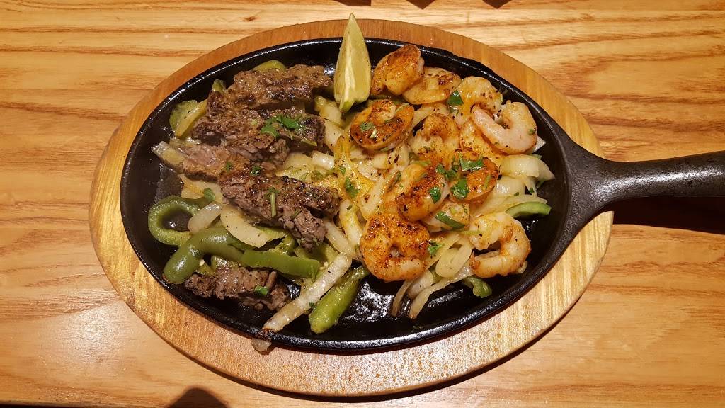 Chilis Grill & Bar | meal takeaway | 2222 W Northwest Hwy, Dallas, TX 75220, USA | 2143585274 OR +1 214-358-5274