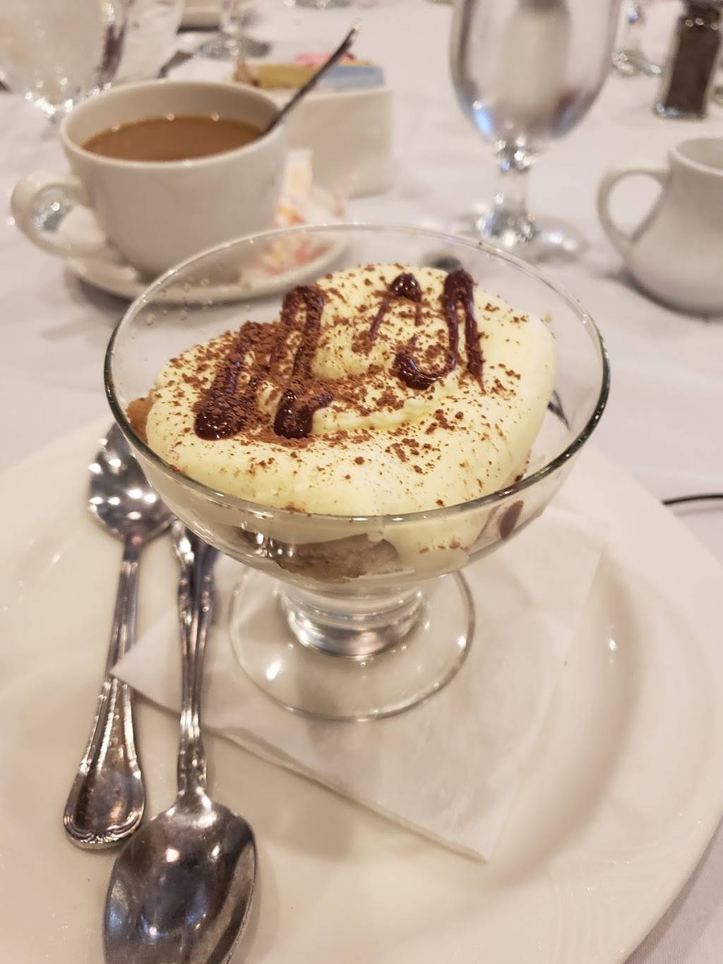 Jonathans | restaurant | 2499 Jericho Turnpike, New Hyde Park, NY 11040, USA | 5167427300 OR +1 516-742-7300