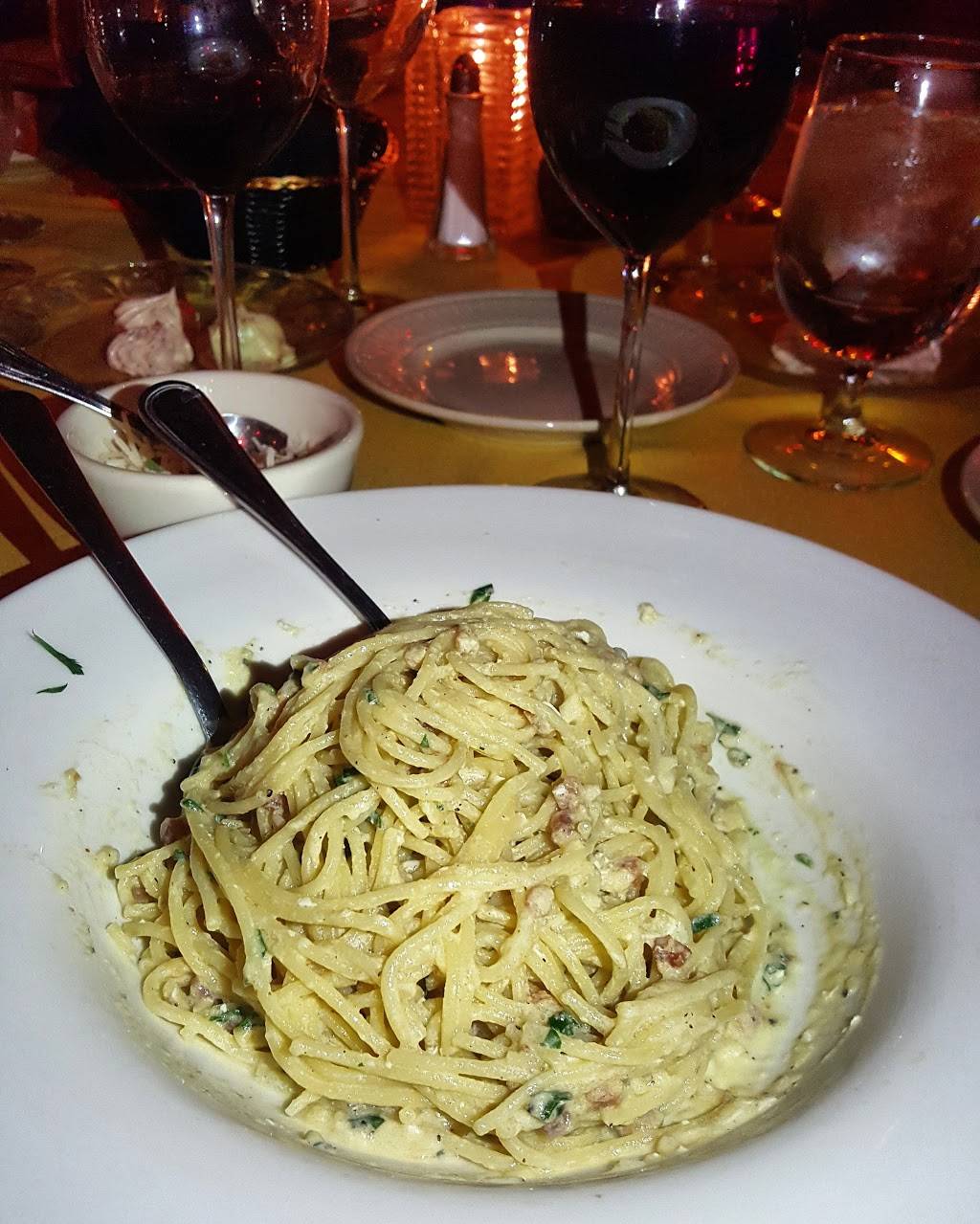 Italian American Club Restaurant | restaurant | 2333 E Sahara Ave, Las Vegas, NV 89104, USA | 7024573866 OR +1 702-457-3866