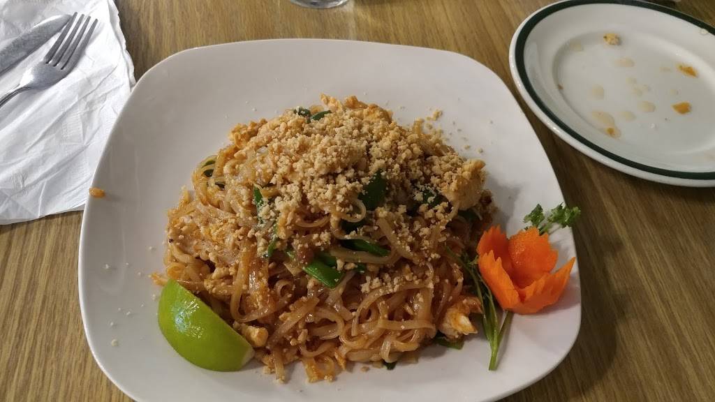 Lotus Thai House | restaurant | 5869 Broadview Rd, Parma, OH 44134, USA | 2163719575 OR +1 216-371-9575