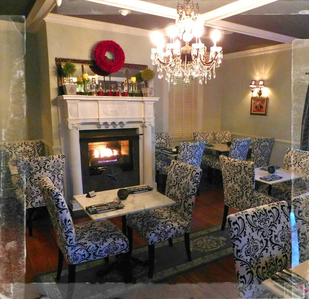 White Dog Bistro | restaurant | 68 Church St, Mathews, VA 23109, USA | 8047257680 OR +1 804-725-7680