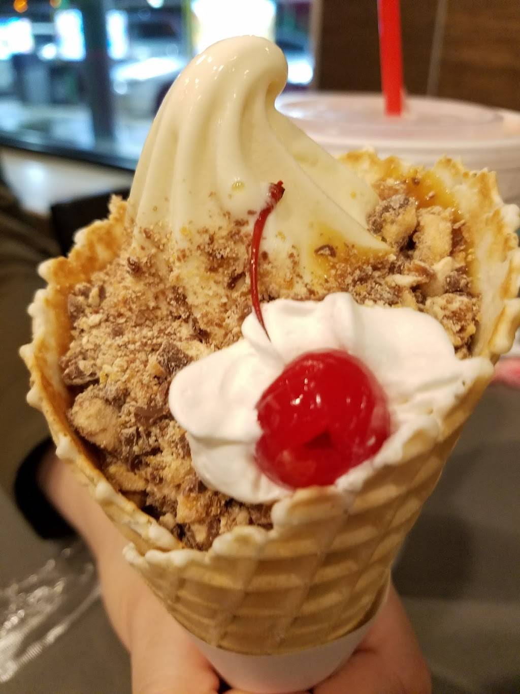 Sonic Drive-In | restaurant | 1724 Hempstead Turnpike, East Meadow, NY 11554, USA | 5162285013 OR +1 516-228-5013