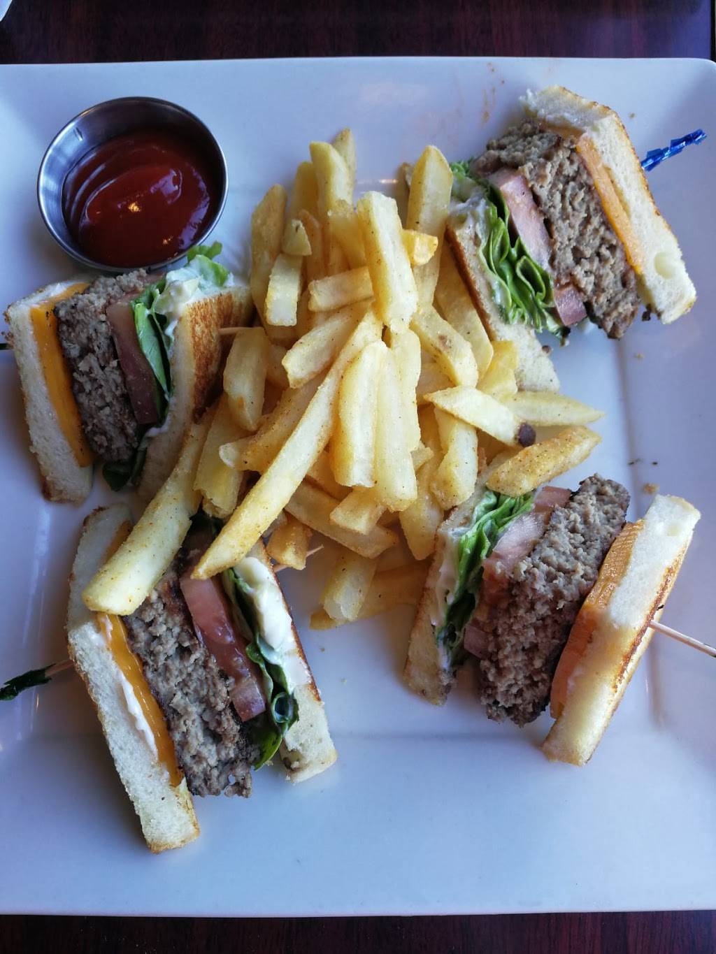 Players Sports Grill & Arcade | restaurant | 2 Beach St, San Francisco, CA 94133, USA | 4159816300 OR +1 415-981-6300