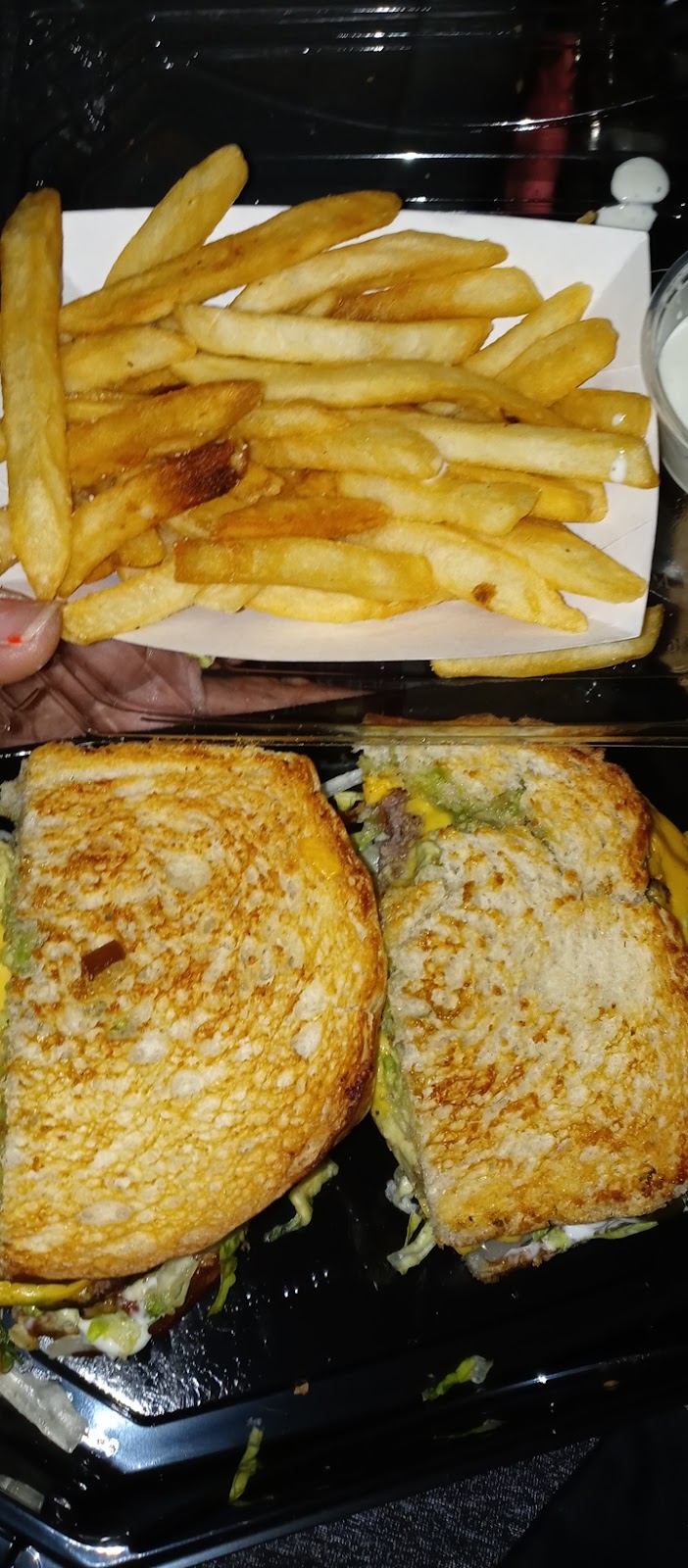 The Habit Burger Grill | restaurant | 5110 W Indian School Rd, Phoenix, AZ 85031, USA | 4808410010 OR +1 480-841-0010