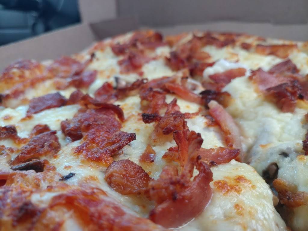 Ramone Pizzeria et Cantine | restaurant | 238 Chemin des Patriotes N, Mont-Saint-Hilaire, QC J3H 3H3, Canada | 4504464040 OR +1 450-446-4040