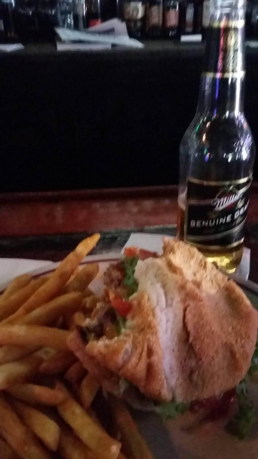 Tracys Tavern | restaurant | 401 55th St, Clarendon Hills, IL 60514, USA | 6306549451 OR +1 630-654-9451