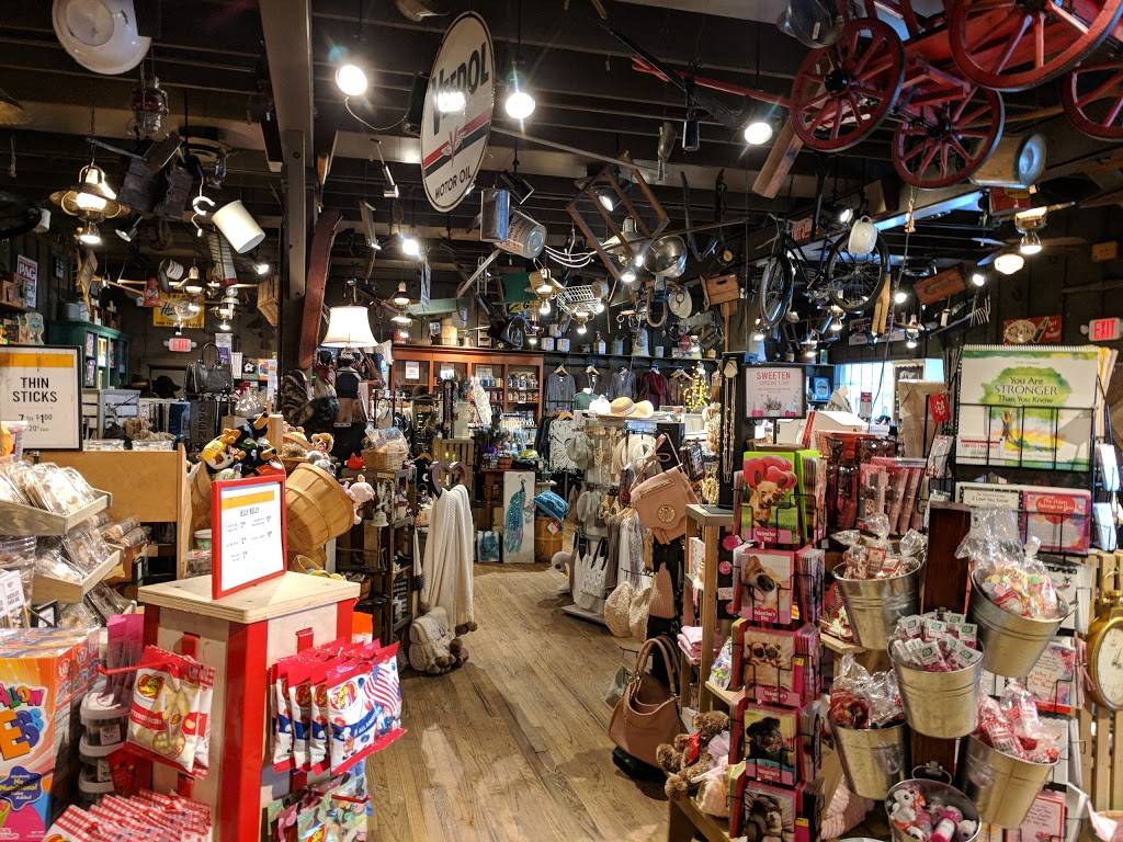 Cracker Barrel Old Country Store | restaurant | 2525 W Marquette Woods Rd, Stevensville, MI 49127, USA | 2694280550 OR +1 269-428-0550
