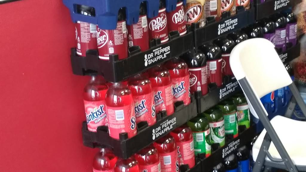 Golden Chicken | restaurant | 6806 W Villard Ave, Milwaukee, WI 53218, USA | 4144624211 OR +1 414-462-4211