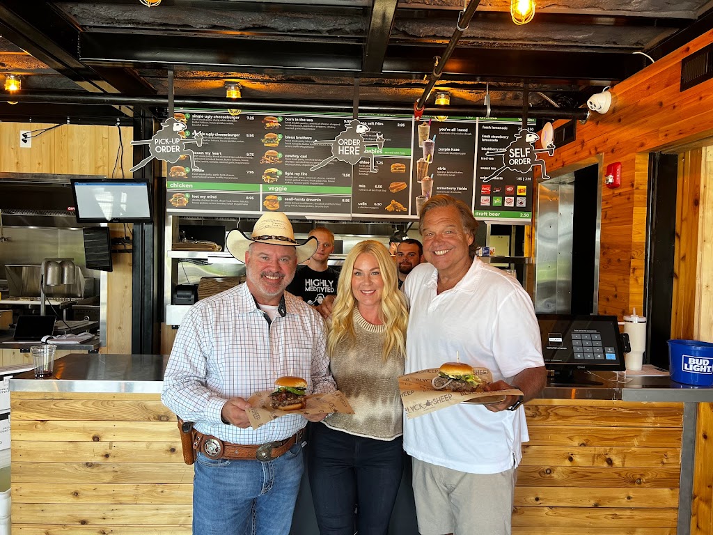 Blacksheep burgers n shakes ASAP | restaurant | 3325 S Glenstone Ave, Springfield, MO 65804, USA | 4175128995 OR +1 417-512-8995