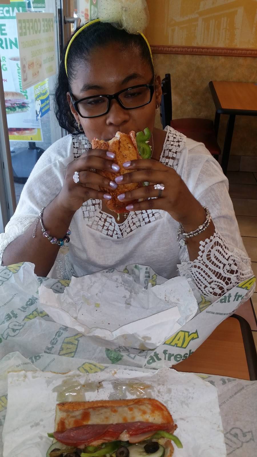 Subway Restaurants | restaurant | 68-18 Roosevelt Ave, Woodside, NY 11377, USA | 9293281257 OR +1 929-328-1257