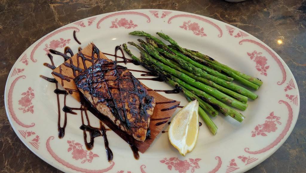 Maggianos Little Italy | restaurant | 2100 Annapolis Mall Rd Suite 1200, Annapolis, MD 21401, USA | 4102663584 OR +1 410-266-3584