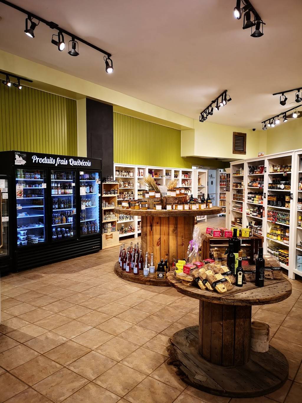 Rose Café | cafe | 210 Boulevard Lemire O, Drummondville, QC J2B 8A9, Canada | 8194743488 OR +1 819-474-3488