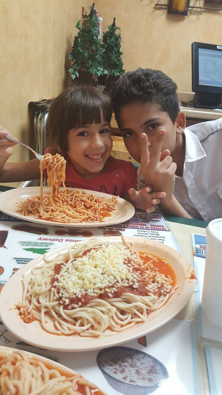 Montes De Oca | restaurant | 455 Hialeah Dr, Hialeah, FL 33010, USA | 3058885113 OR +1 305-888-5113