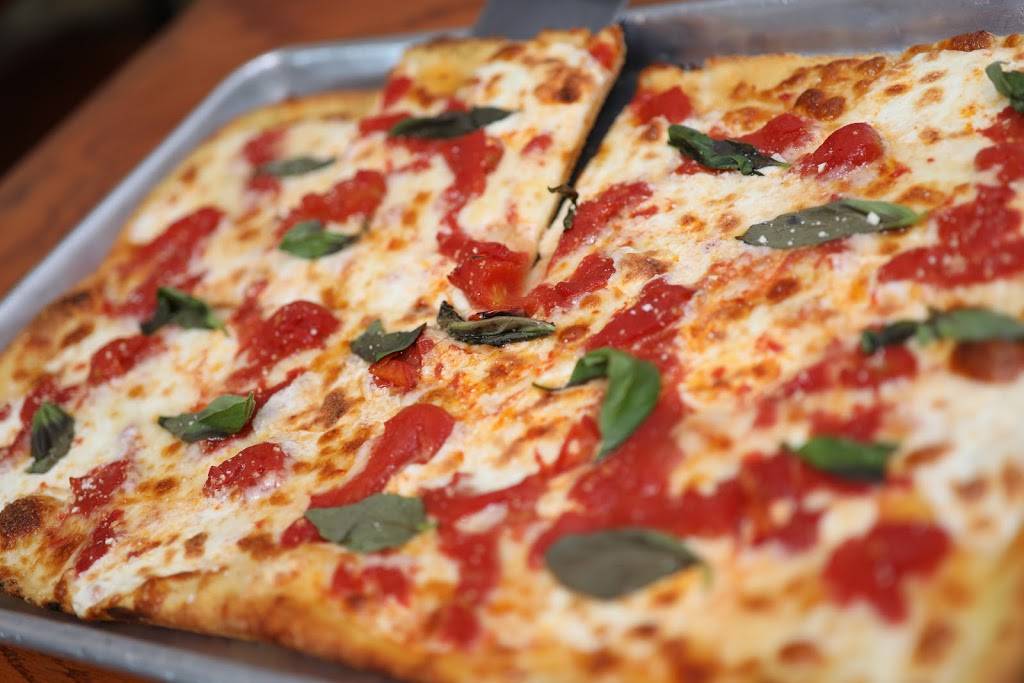 Gino’s Pizza | restaurant | 50 Pondfield Rd W, Bronxville, NY 10708, USA | 9149617460 OR +1 914-961-7460