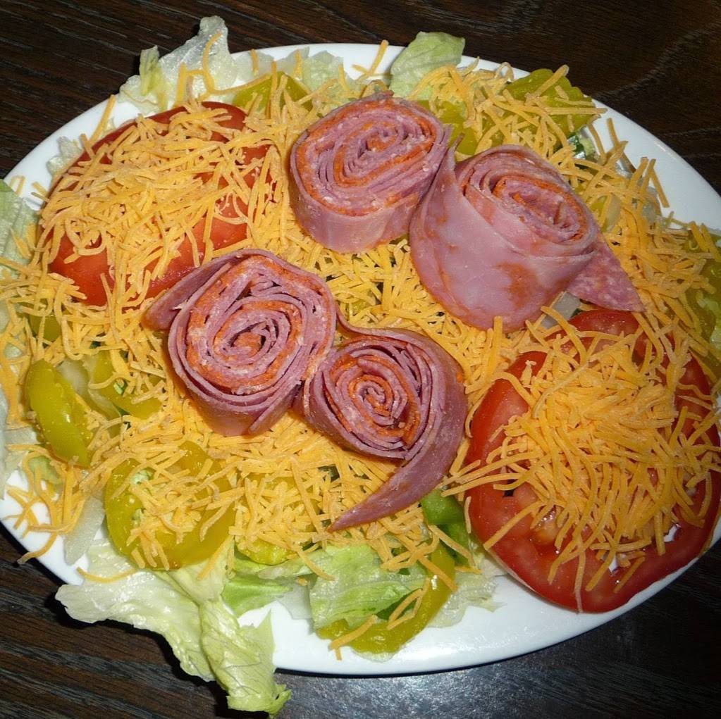 Nickelos Pizza | restaurant | 530 N Warpath Dr, Milan, IN 47031, USA | 8126543260 OR +1 812-654-3260