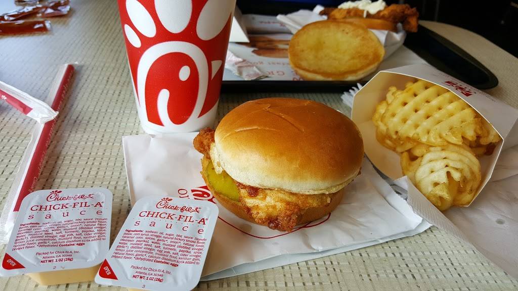 Chick-fil-A | restaurant | 14098 Bergen Blvd, Noblesville, IN 46060, USA | 3177764060 OR +1 317-776-4060