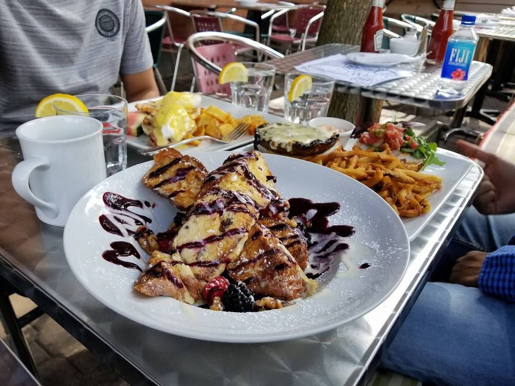 DeSotos Eatery | restaurant | 1079 St Clair Ave W, Toronto, ON M6E 1A6, Canada | 4166512109 OR +1 416-651-2109