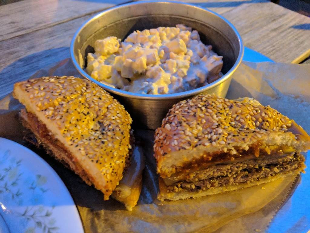 The Commodore Public House & Kitchen | restaurant | 1100 P St NW, Washington, DC 20005, USA | 2022346870 OR +1 202-234-6870