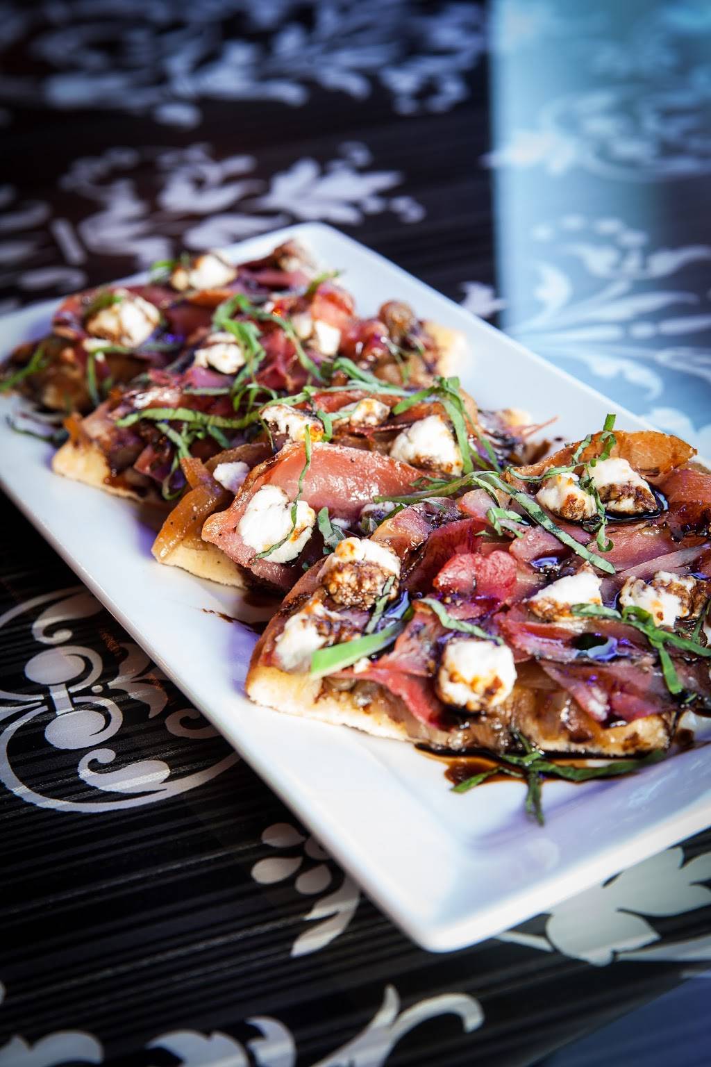 SUITE Restaurant / Lounge | night club | 10500 NE 8th St, Bellevue, WA 98004, USA | 4256796951 OR +1 425-679-6951