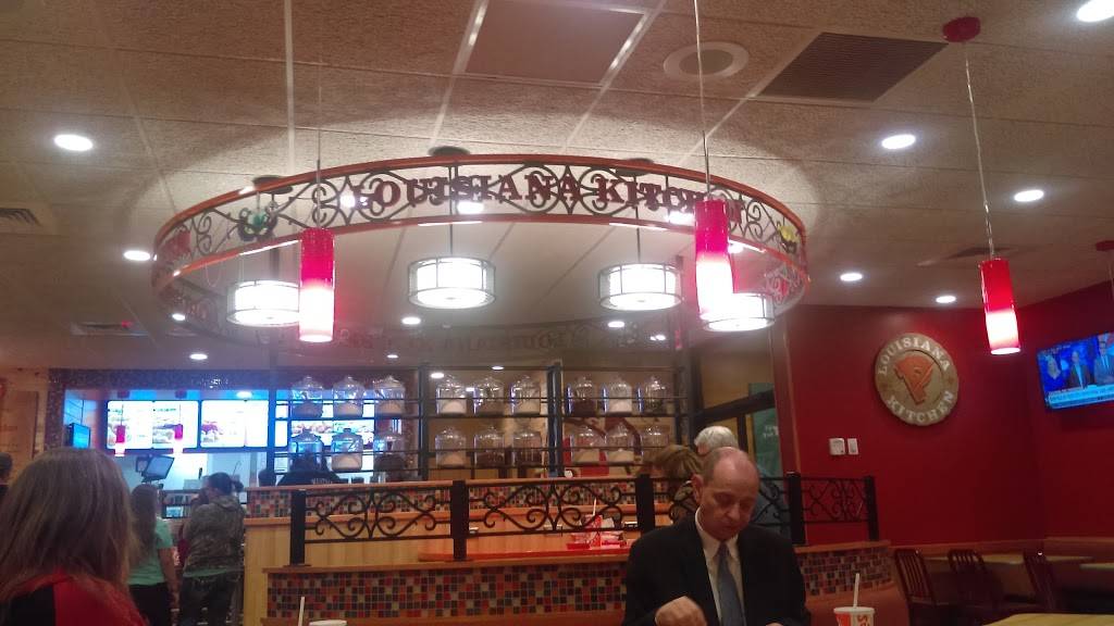 Popeyes Louisiana Kitchen | restaurant | 311 Grand Central Ave, Vienna, WV 26105, USA | 3042442726 OR +1 304-244-2726