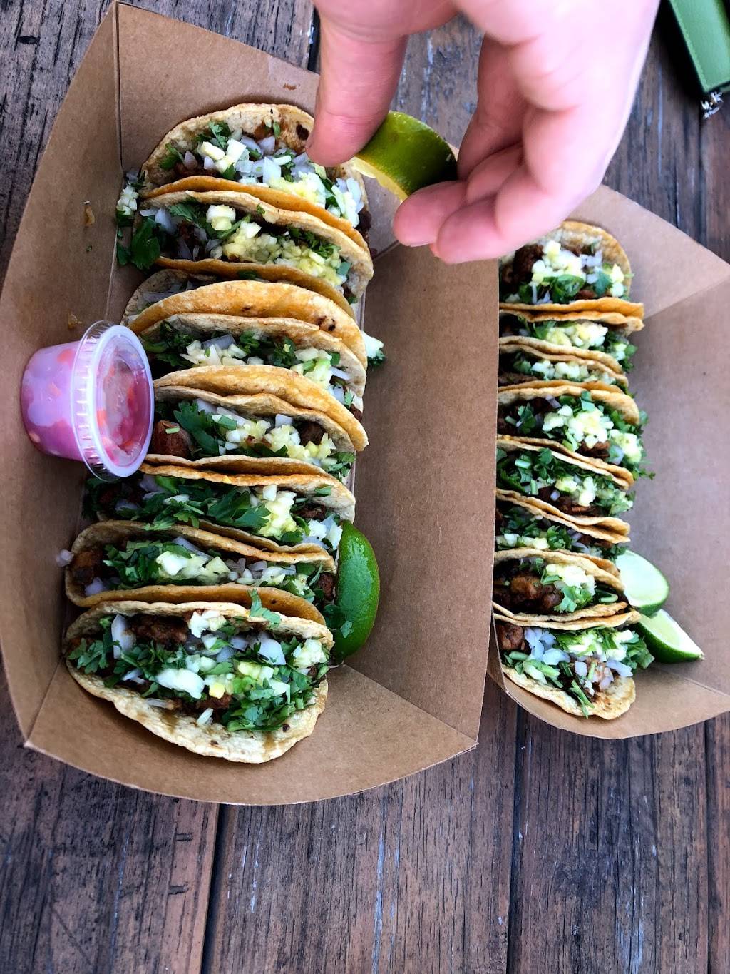 Discada | restaurant | 1319 Rosewood Ave, Austin, TX 78702, USA | 5129457577 OR +1 512-945-7577