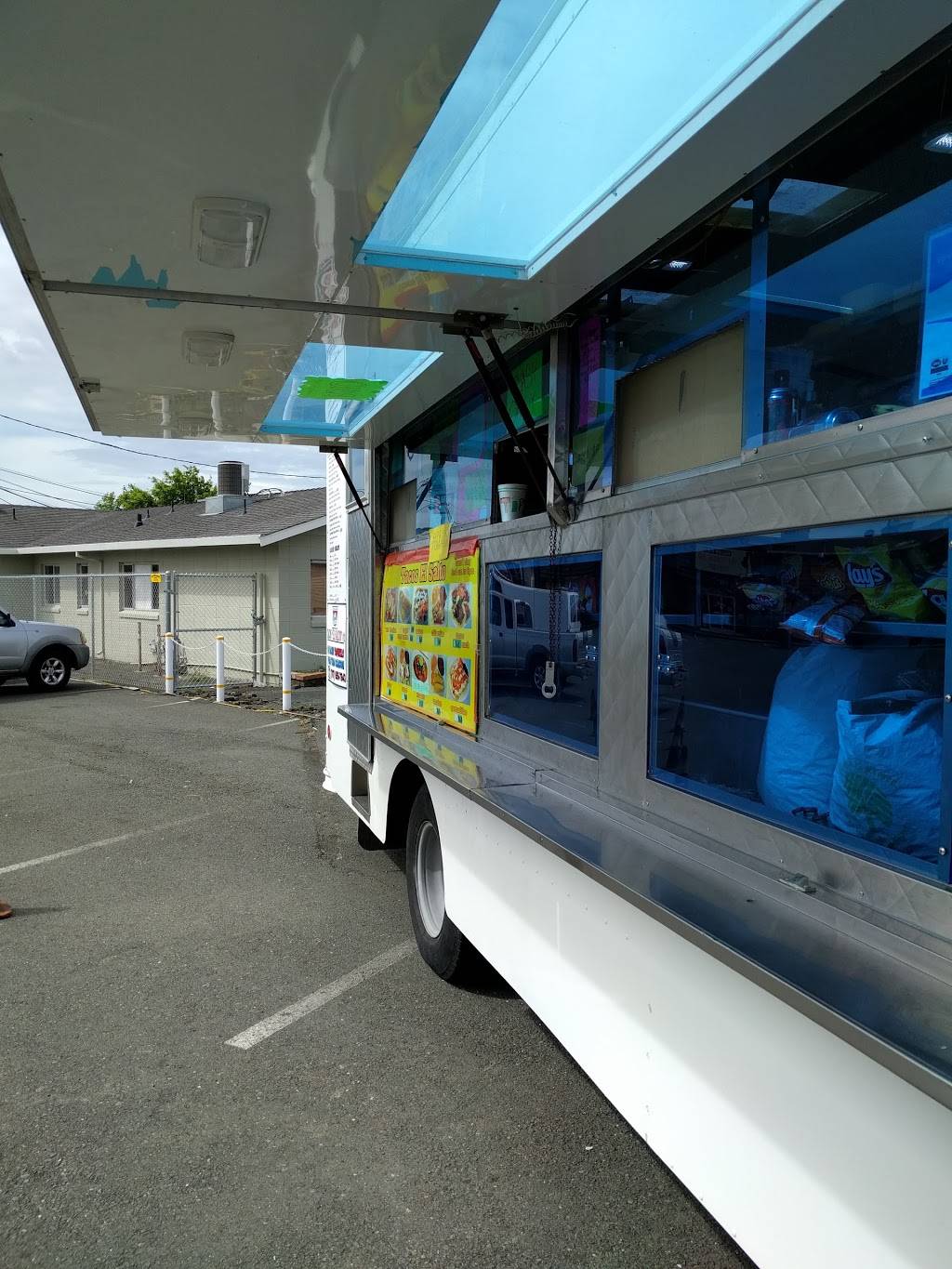 Tacos el salto | restaurant | 2521 Springs Rd, Vallejo, CA 94591, USA | 7076557943 OR +1 707-655-7943