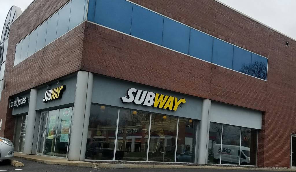 Subway Restaurants | restaurant | 620 Lincoln Hwy, Fairview Heights, IL 62208, USA | 6186326363 OR +1 618-632-6363