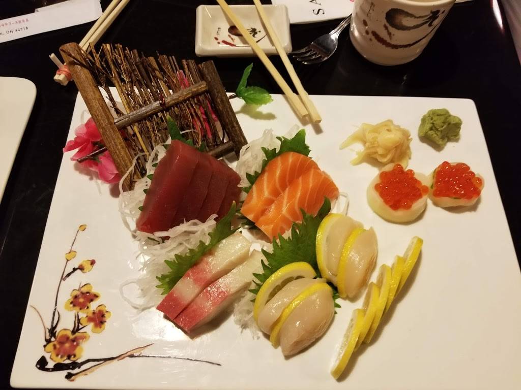 Sakura Japanese Sushi & Hibachi | restaurant | 4272 Belden Village St NW, Canton, OH 44718, USA | 3304936888 OR +1 330-493-6888
