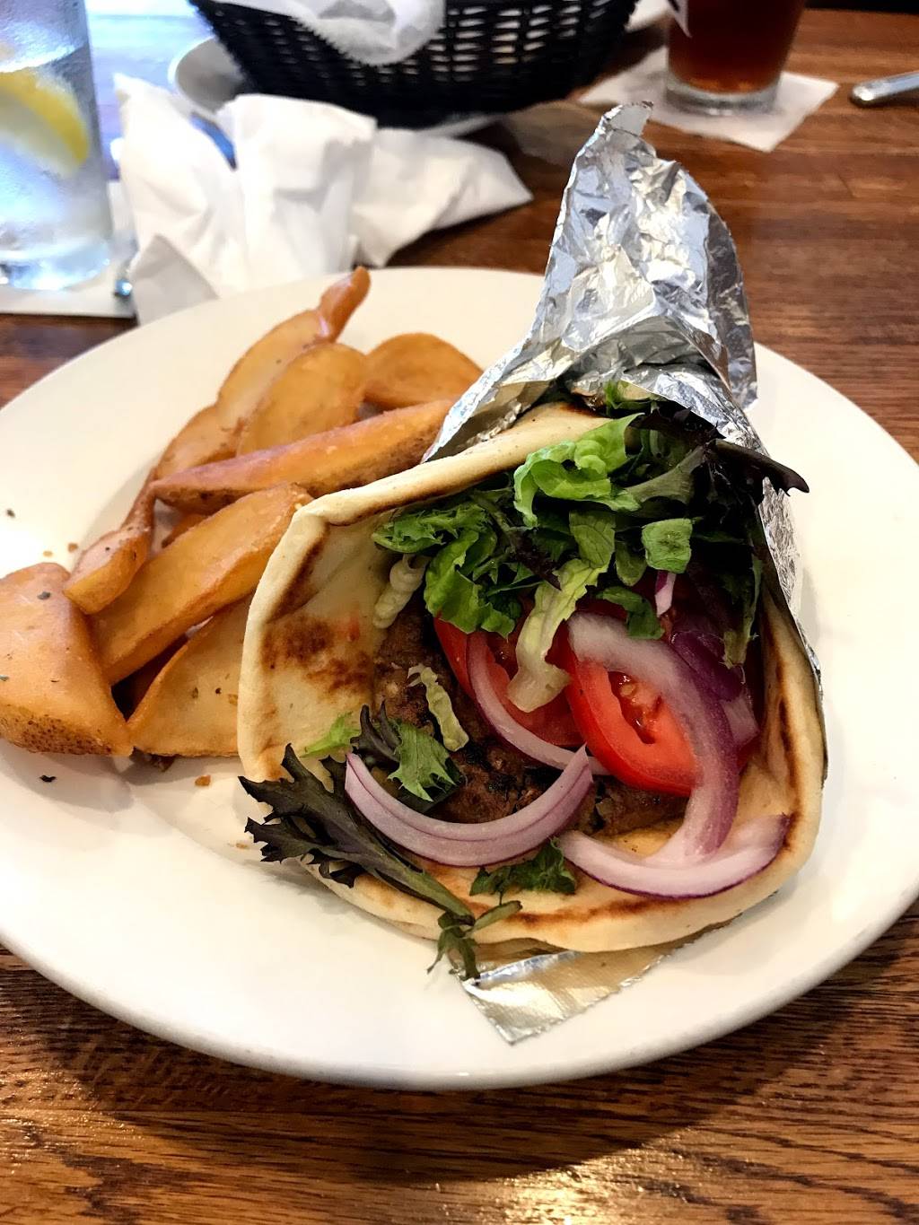 Mezes Greek Taverna | restaurant | 10040 Pines Blvd, Pembroke Pines, FL 33024, USA | 9544301725 OR +1 954-430-1725