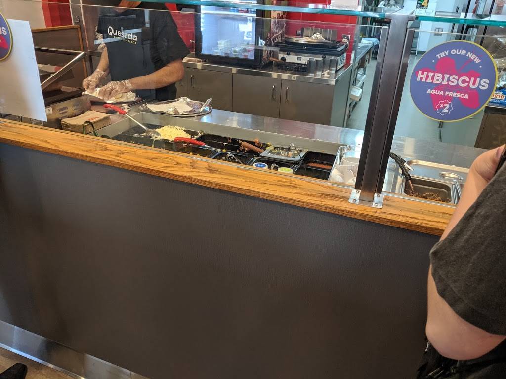 Quesada Burritos & Tacos | restaurant | 3417 Derry Rd E, Malton, ON L4T 1A8, Canada | 9056710624 OR +1 905-671-0624