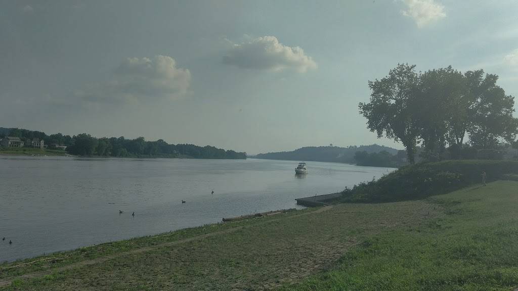 The Marietta Harbor | restaurant | 1 W Butler St, Marietta, OH 45750, USA | 7403717600 OR +1 740-371-7600