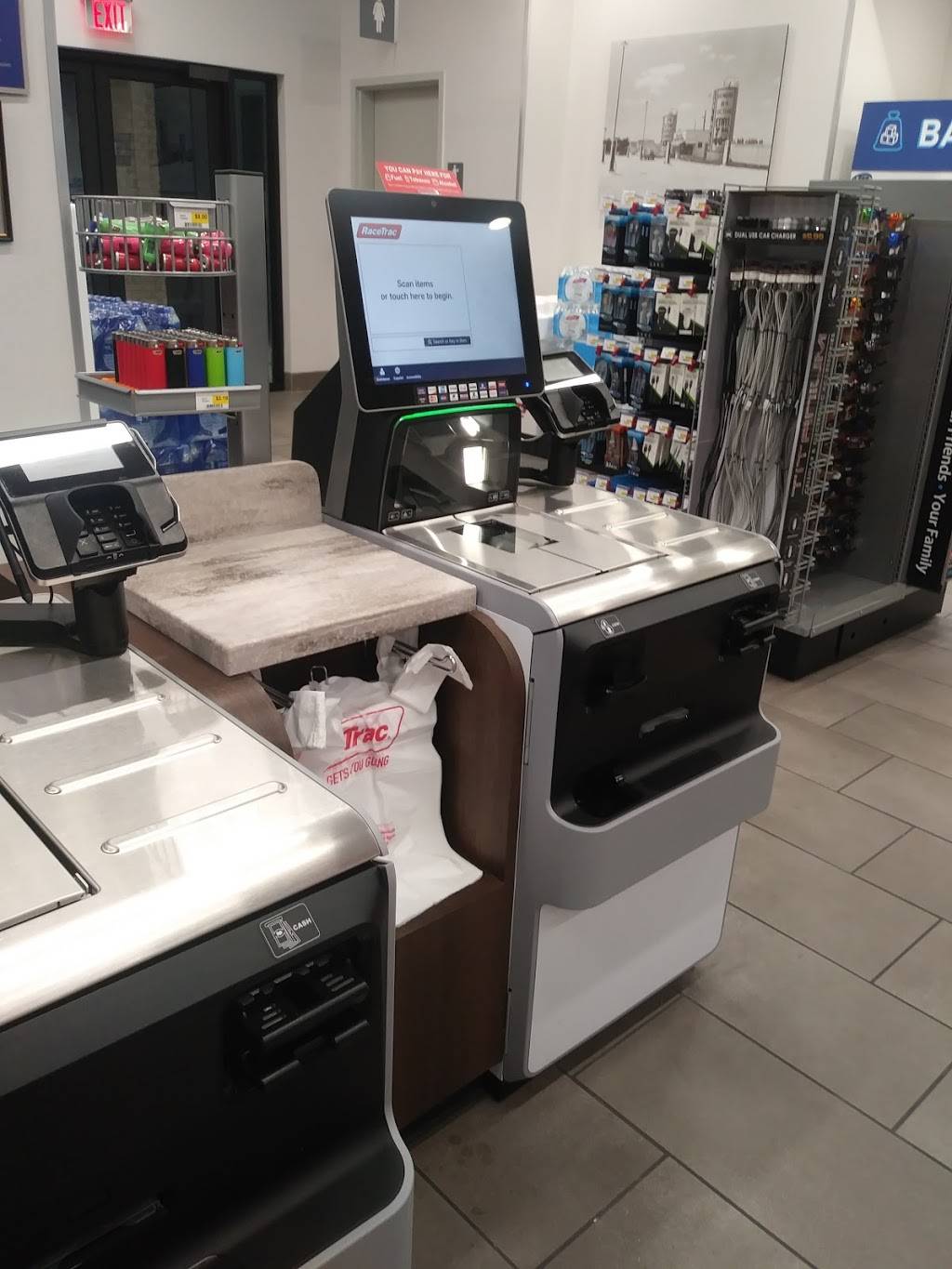 RaceTrac | bakery | 1810 Wilma Rudolph Blvd, Clarksville, TN 37040, USA | 9316487558 OR +1 931-648-7558