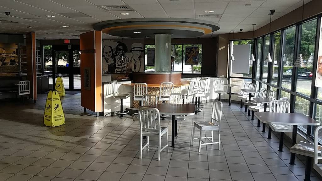 McDonalds | cafe | 630 N University Dr, Coral Springs, FL 33071, USA | 9543442622 OR +1 954-344-2622