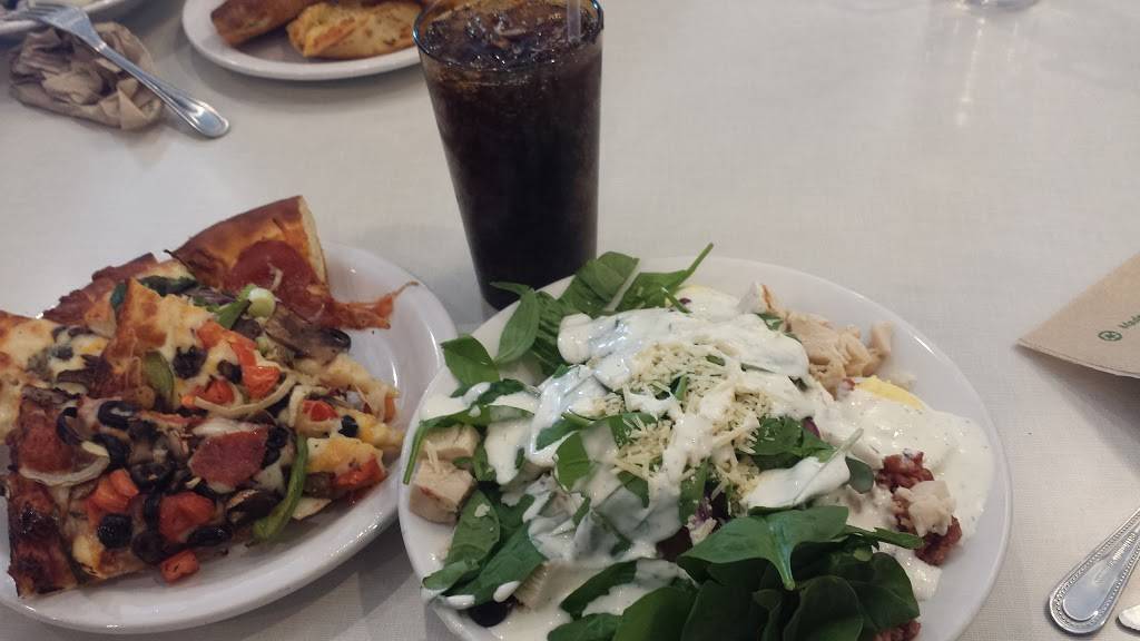 Round Table Pizza | meal delivery | 40 Raleys Town Centre, Rohnert Park, CA 94928, USA | 7075850555 OR +1 707-585-0555