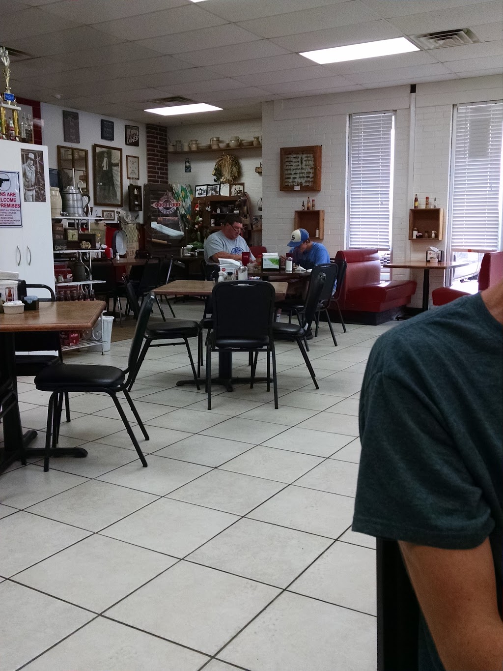 Jos Diner | restaurant | 903 Rock St, Sheridan, AR 72150, USA | 8709421345 OR +1 870-942-1345