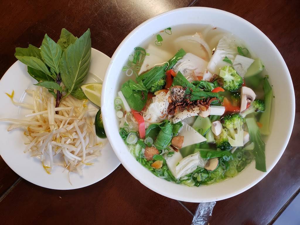 Pho Madison | restaurant | 1306 Boston Post Rd, Madison, CT 06443, USA | 2032456865 OR +1 203-245-6865