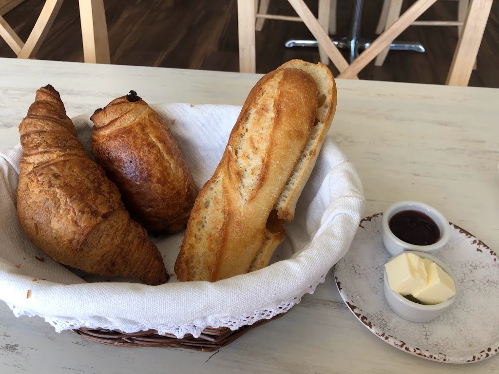 Cafe Boheme | restaurant | 8428 Pershing Dr, Playa Del Rey, CA 90293, USA | 3104392242 OR +1 310-439-2242