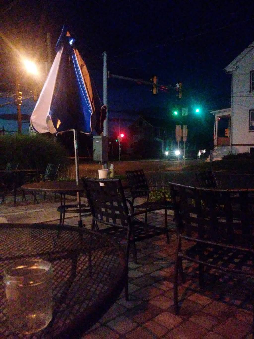 Pinos Pizza | restaurant | 102 W Main St, Silverdale, PA 18962, USA | 2152570454 OR +1 215-257-0454