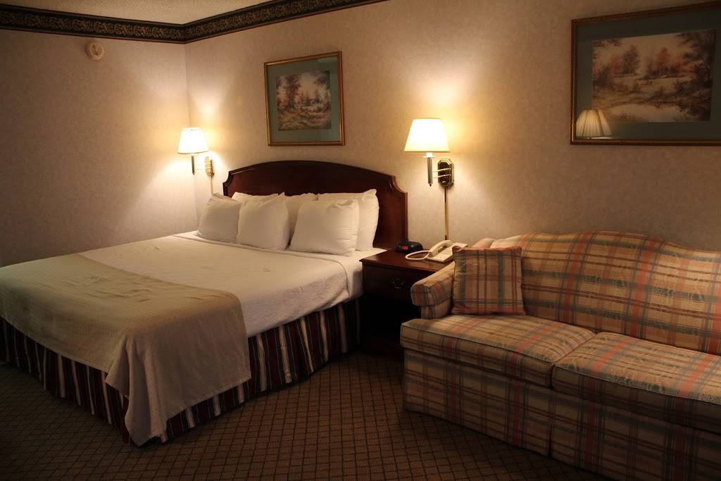 The Plaza Hotel & Suites | restaurant | 201 N 17th Ave, Wausau, WI 54401, USA | 7158454341 OR +1 715-845-4341