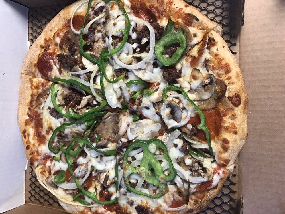 Pinkys Famous Pizza | restaurant | 165 Main St, Medford, MA 02155, USA | 7813917465 OR +1 781-391-7465