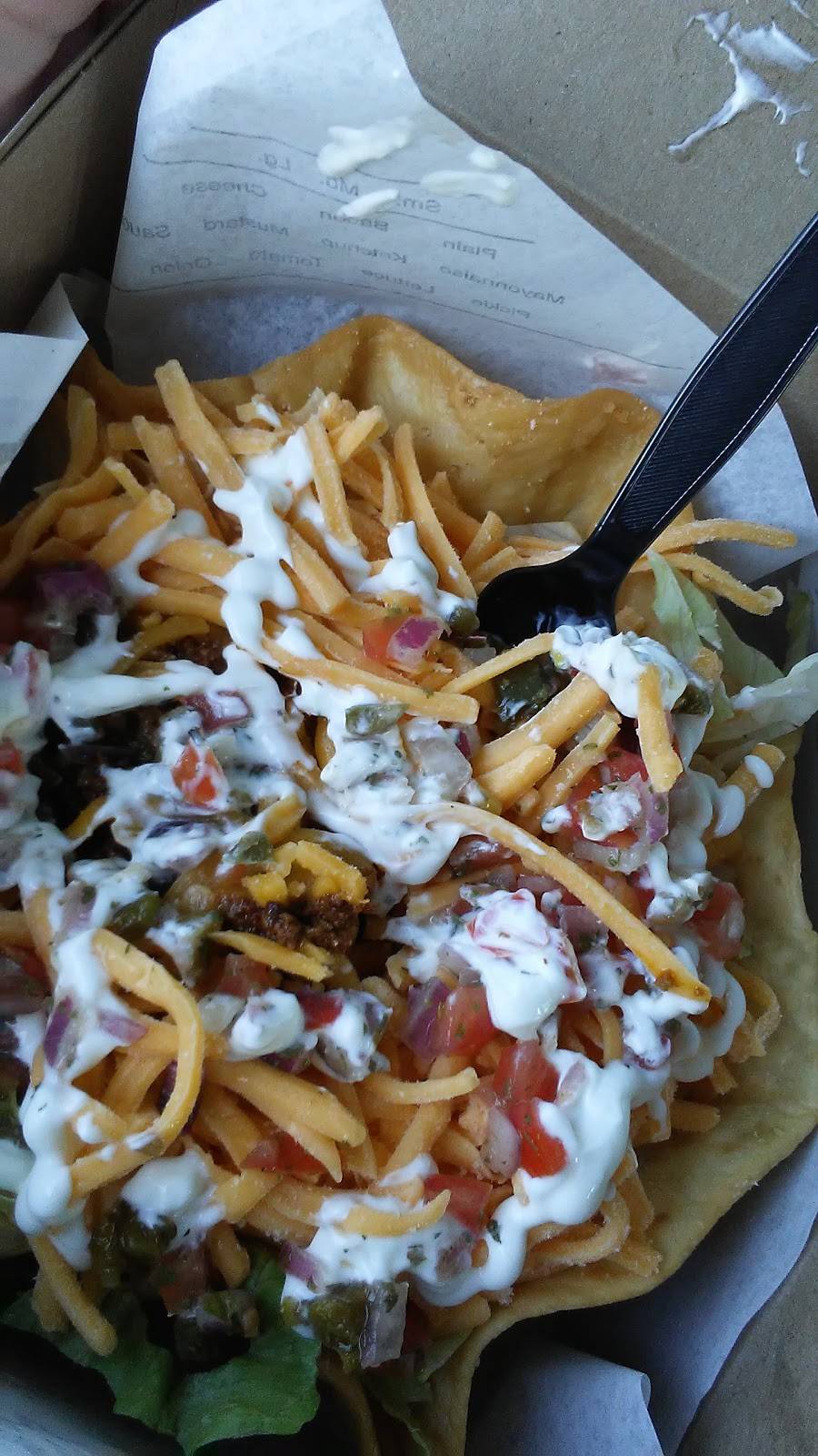 Hardees | restaurant | 4100 W Willow Knolls Dr, Peoria, IL 61615, USA | 3096929571 OR +1 309-692-9571