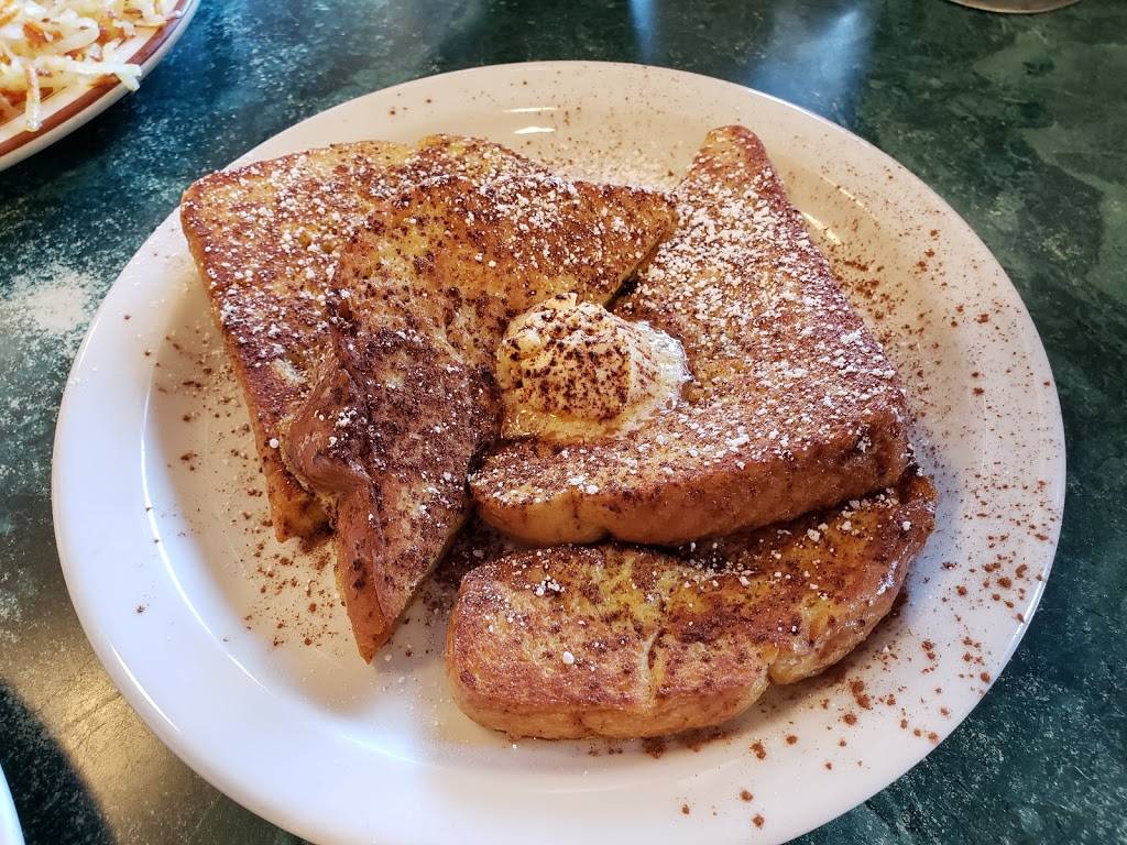 Old Country Coffee Shop | restaurant | 32019 Holiday Ln, Running Springs, CA 92382, USA | 9098673100 OR +1 909-867-3100