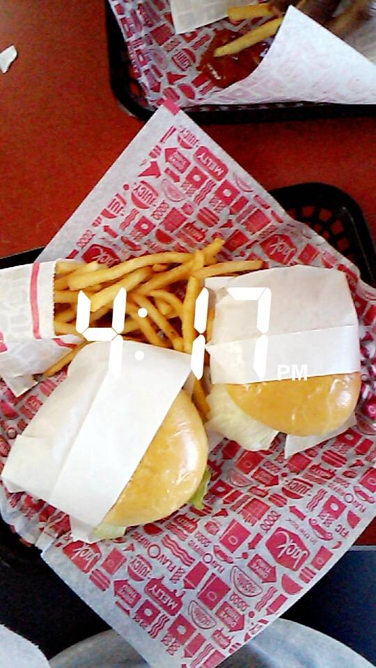 Poly Burgers | restaurant | 1460 Atlantic Ave, Long Beach, CA 90813, USA | 5625992826 OR +1 562-599-2826