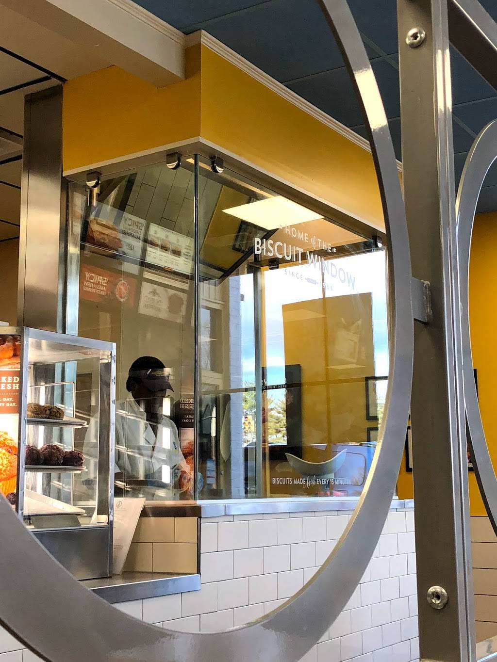 Biscuitville | cafe | 3301 Old Forest Rd, Lynchburg, VA 24501, USA | 4343856177 OR +1 434-385-6177