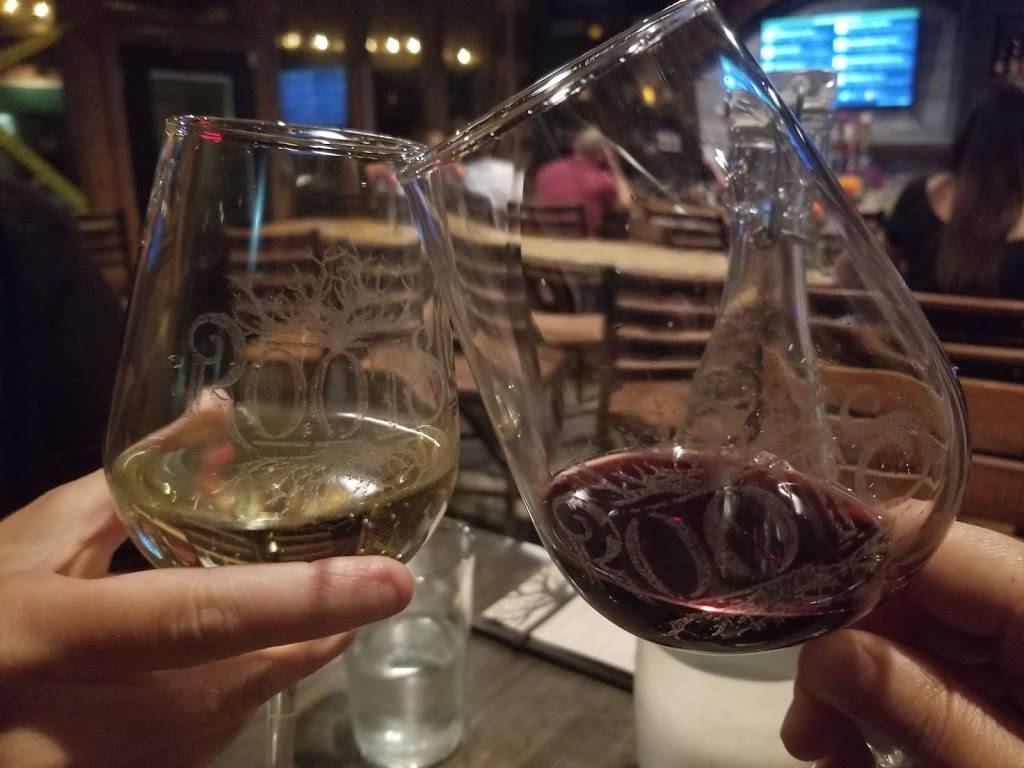 Roots Tap Room & Wine Bar | restaurant | 101 S Evers St, Plant City, FL 33563, USA | 8137565400 OR +1 813-756-5400